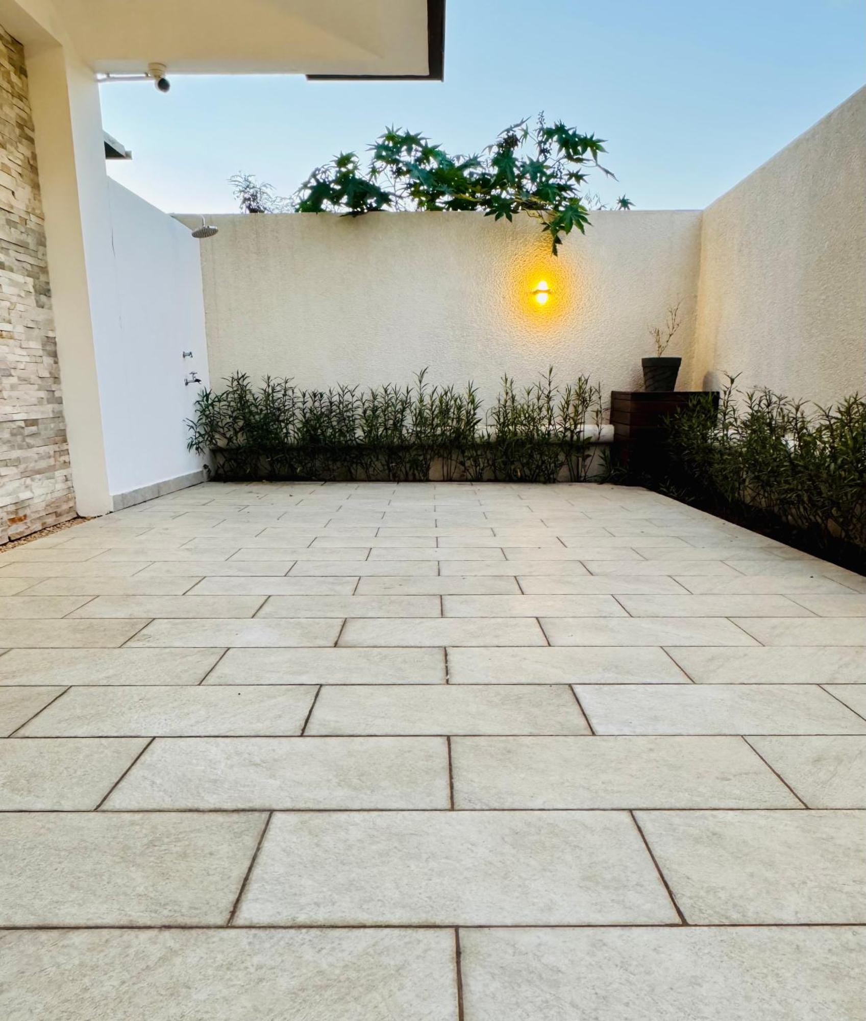 Modern Flat In Flic En Flac-Walk To The Beach Exterior photo